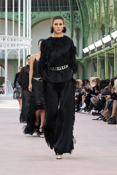 Look 64